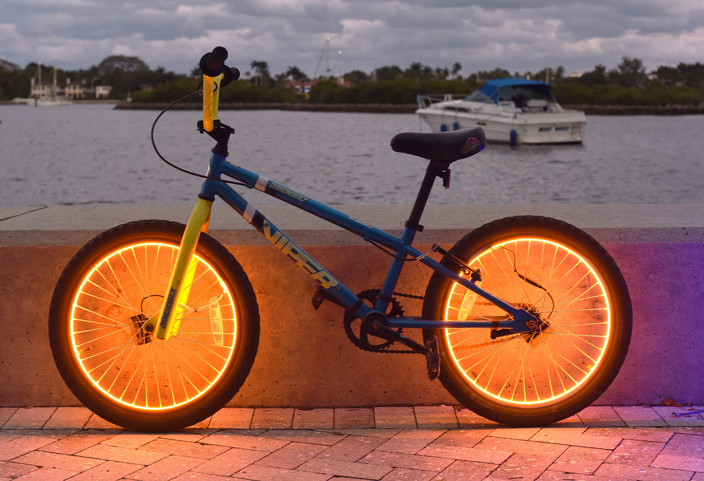 VeloGlow Single Color Wheel Light Kit