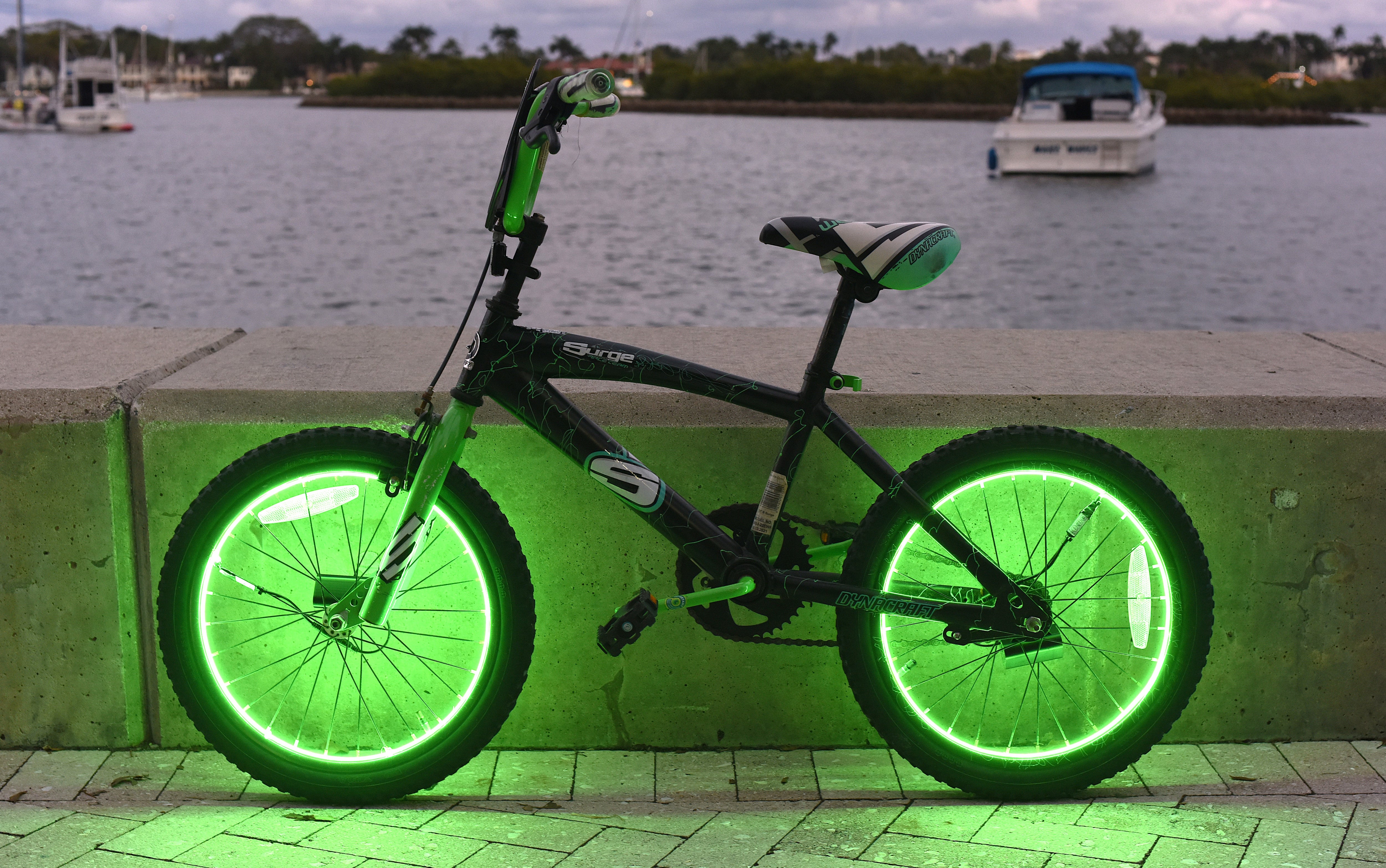Single Color Bicycle Wheel Lights – Velo Glow