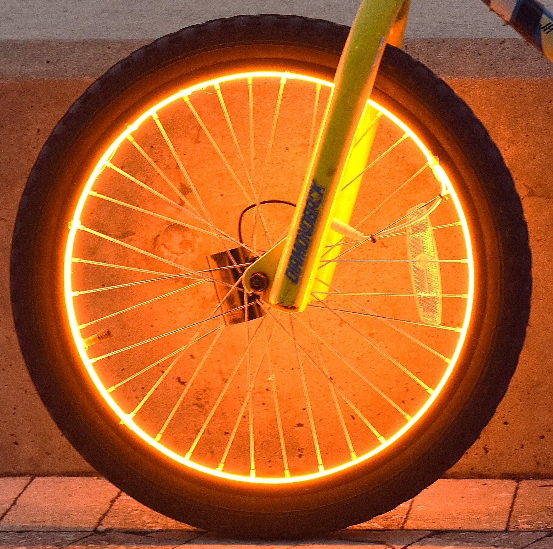 veloglow bicycle wheel light